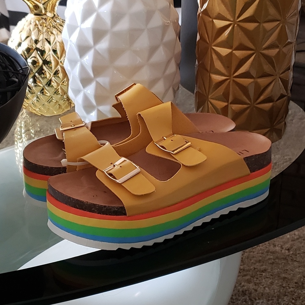 Sandals - Picture 2 of 6